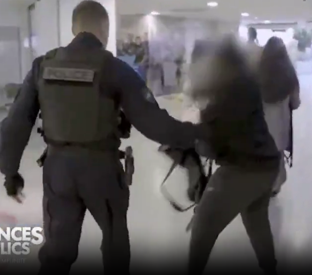 🇫🇷「アッラーフがお前らを呪え、ウォラ、クソ野郎ども、みんなクソくらえ。人種差別主義者め。」―窃盗容疑の女性、警察官を激しく侮辱も、起訴されず