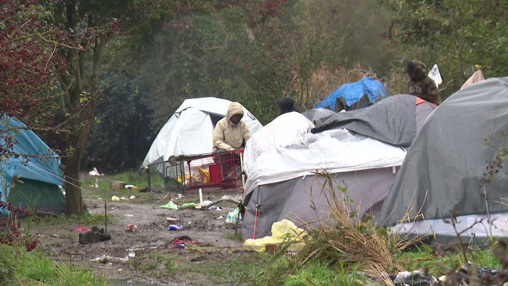 🇫🇷 フランス北部ルーン・プラージュの「ジャングル」で移民間の銃撃戦　軽傷者5人　先月、警察が自然の中に隠された戦争用兵器を発見